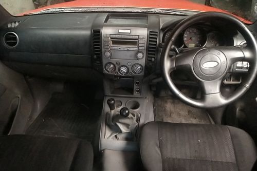 Dijual 2011 Ford Ranger DC 2.5 XLT 4X4 MT bekas