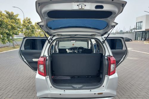 2023 Daihatsu Sigra 1.2 X AT tua