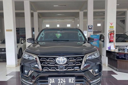 2022 Toyota Fortuner 4x2 2.8 GR Sport AT DSL bekas