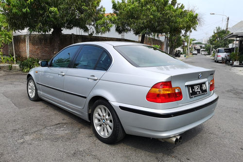 Second hand 2003 BMW 3 Series Sedan 325iat 