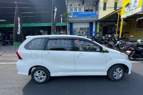 2013 Toyota Avanza Veloz  1.5 AT