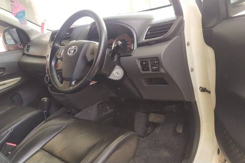 2013 Toyota Avanza Veloz  1.5 AT