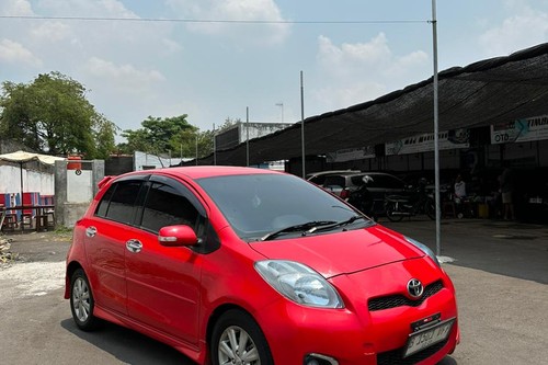 2012 Toyota Yaris  S Limited AT