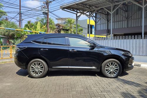 2nd Hand 2015 Toyota Harrier 2.0L Audioless AT