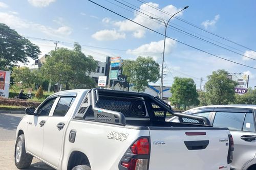 2018 Toyota Hilux Double Cabin E 2.5L MT