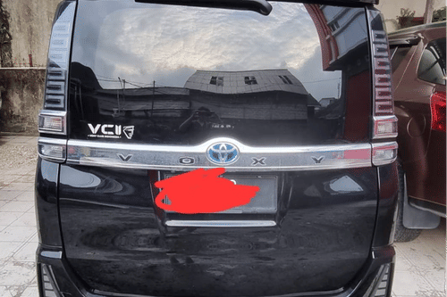 Second hand 2019 Toyota Voxy 2.0L AT 