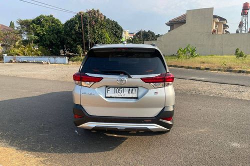 Dijual 2022 Toyota Rush 1.5 S AT GR Sport bekas