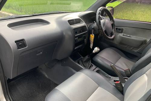 2003 Daihatsu Taruna FL EFI  1.5L MT bekas