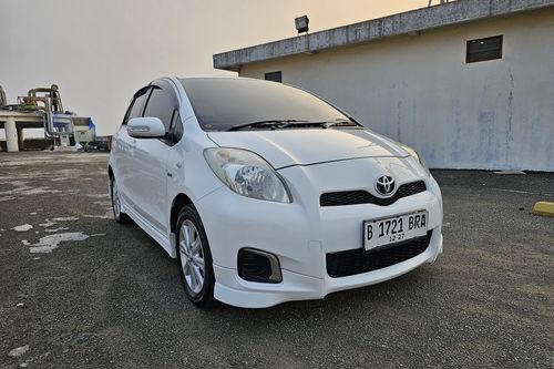 2012 Toyota Yaris E 1.5L AT