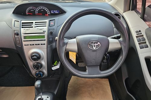 Used 2012 Toyota Yaris E AT