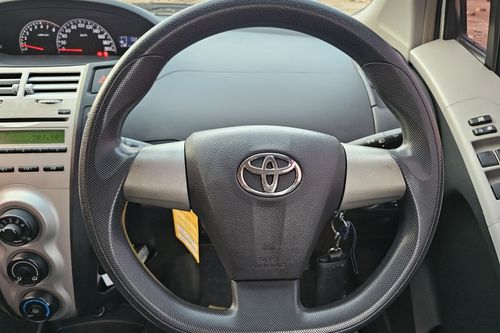 Used 2012 Toyota Yaris E AT