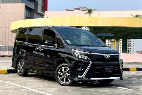 2018 Toyota Voxy 2.0 CVT