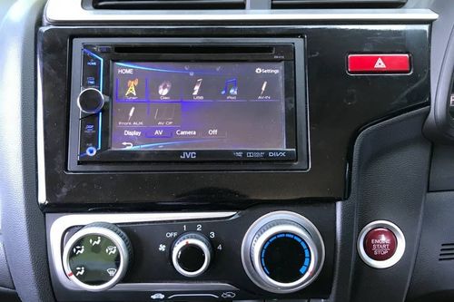 Second hand 2014 Honda Jazz RS MT 