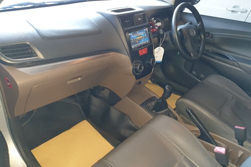 2015 Daihatsu Xenia  1.0 M MT DELUXE