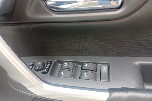 Second hand 2022 Toyota Raize 1.0T GR CVT TWO TONE 