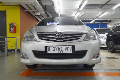 2011 Toyota Kijang Innova V Luxury A/T Gasoline bekas