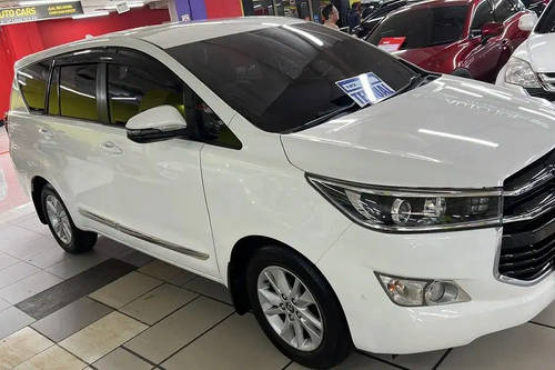 2017 Toyota Kijang Innova 2.4L Venturer AT bekas