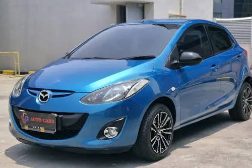 2012 Mazda 2  V AT bekas