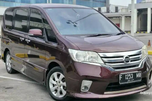 2013 Nissan Serena  2.0L Highway Star AT bekas