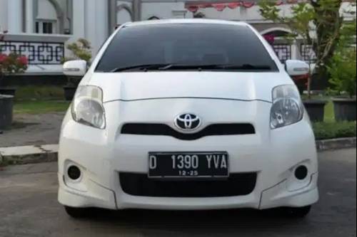 2013 Toyota Yaris  E AT bekas