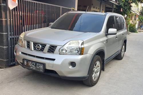 2010 Nissan X-Trail  2.0 A/T bekas