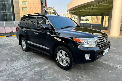 2012 Toyota Land Cruiser  4.5 VX R 4X4 DIESEL A/T bekas