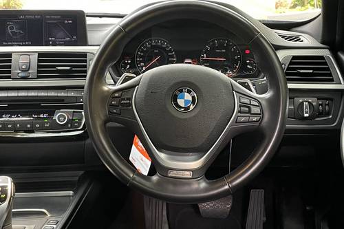 2019 BMW 3 Series Sedan 320i M Sport bekas