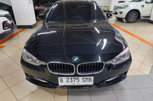 2014 BMW 3 Series Sedan  328i LUXURY bekas