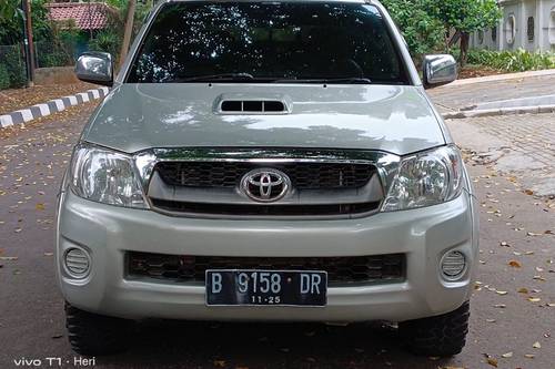 2010 Toyota Hilux  DC 4X4 3.0 G MT DIESEL bekas