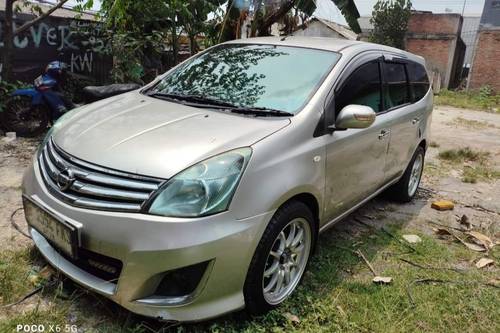 2013 Nissan Grand Livina  1.5 XV AT bekas