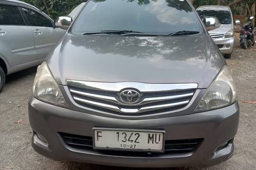 2010 Toyota Kijang Innova 2.0 V AT bekas