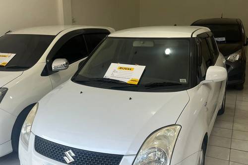 2011 Suzuki Swift  ST AT bekas