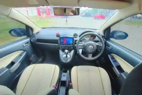 Used 2010 Mazda 2 Sedan R 1.5 AT