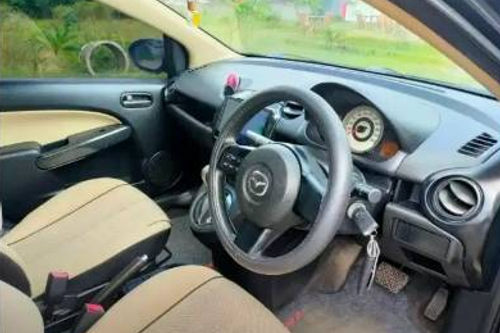 Used 2010 Mazda 2 Sedan R 1.5 AT