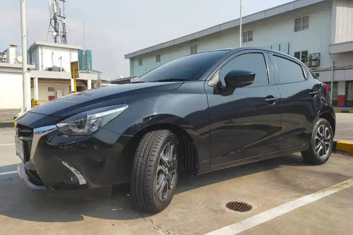 2019 Mazda 2  R SKYACTIV AT bekas