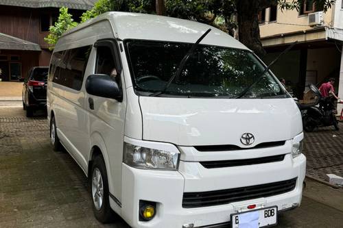 2017 Toyota Hiace STD Manual bekas