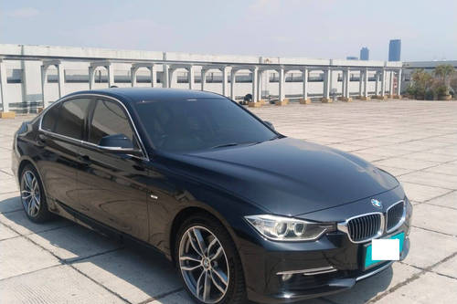 2013 BMW 3 Series Sedan  328i LUXURY bekas