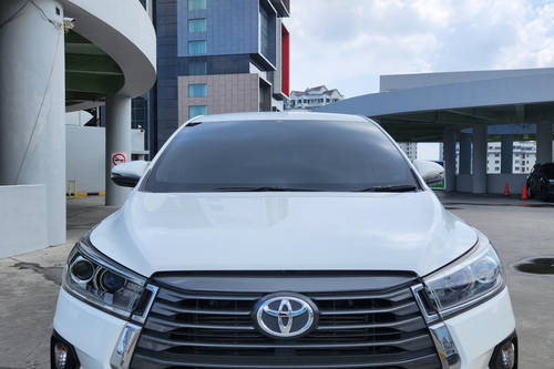 2022 Toyota Kijang Innova V A/T Diesel bekas