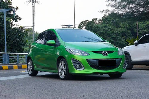 2012 Mazda 2  R AT bekas