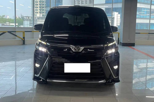 2018 Toyota Voxy 2.0L AT bekas