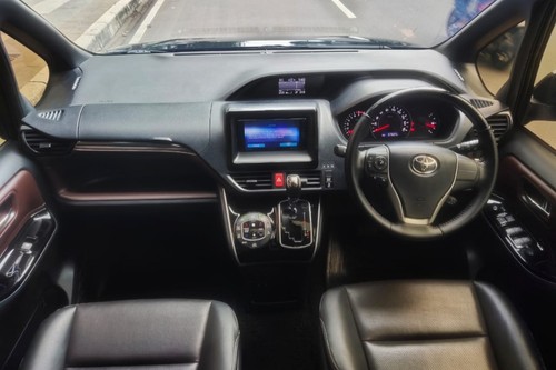 2019 Toyota Voxy 2.0L AT bekas