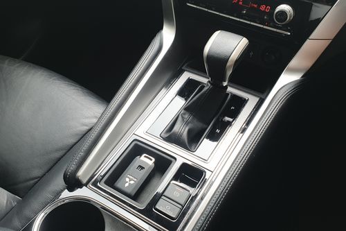 2023 Mitsubishi Pajero Sport Dakar AT 4x2 bekas
