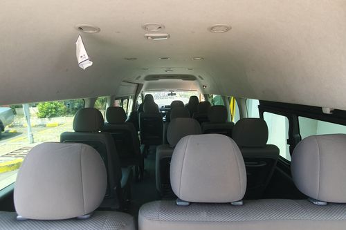 2018 Toyota Hiace Commuter Manual	Luxury bekas