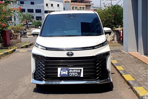 2023 Toyota Voxy 2.0 CVT bekas