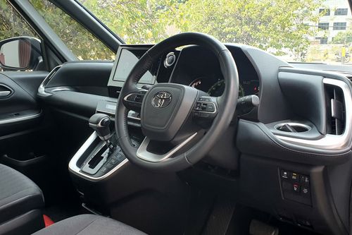 2023 Toyota Voxy 2.0 CVT tua