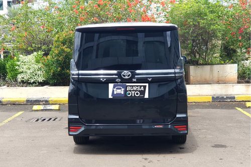 Dijual 2024 Toyota Voxy 2.0 CVT bekas