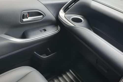 Dijual 2024 Toyota Voxy 2.0 CVT bekas