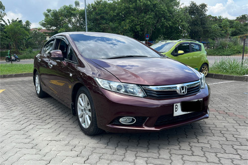 2013 Honda Civic  1.8L AT bekas