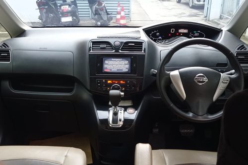 2013 Nissan Serena 2.0 X AT HWS bekas