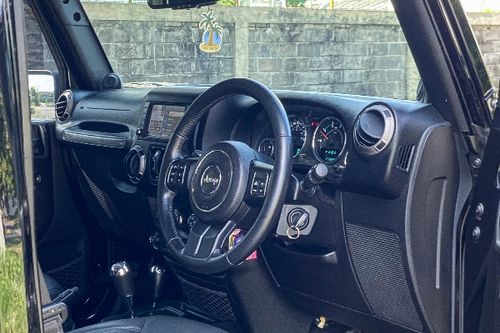 Dijual 2013 Jeep Wrangler Sport 2.8L DIESEL AT 4D bekas